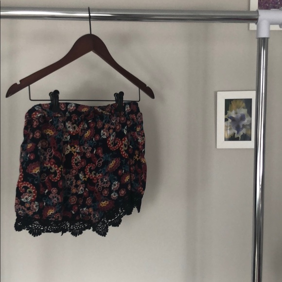 Harlow floral shorts - Picture 2 of 2